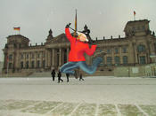 Um dia de neve é o convite perfeito para visitar o grandioso Reichstag (Berlin)