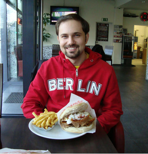 Típico lanche nas cidades alemãs: Döner Kebap