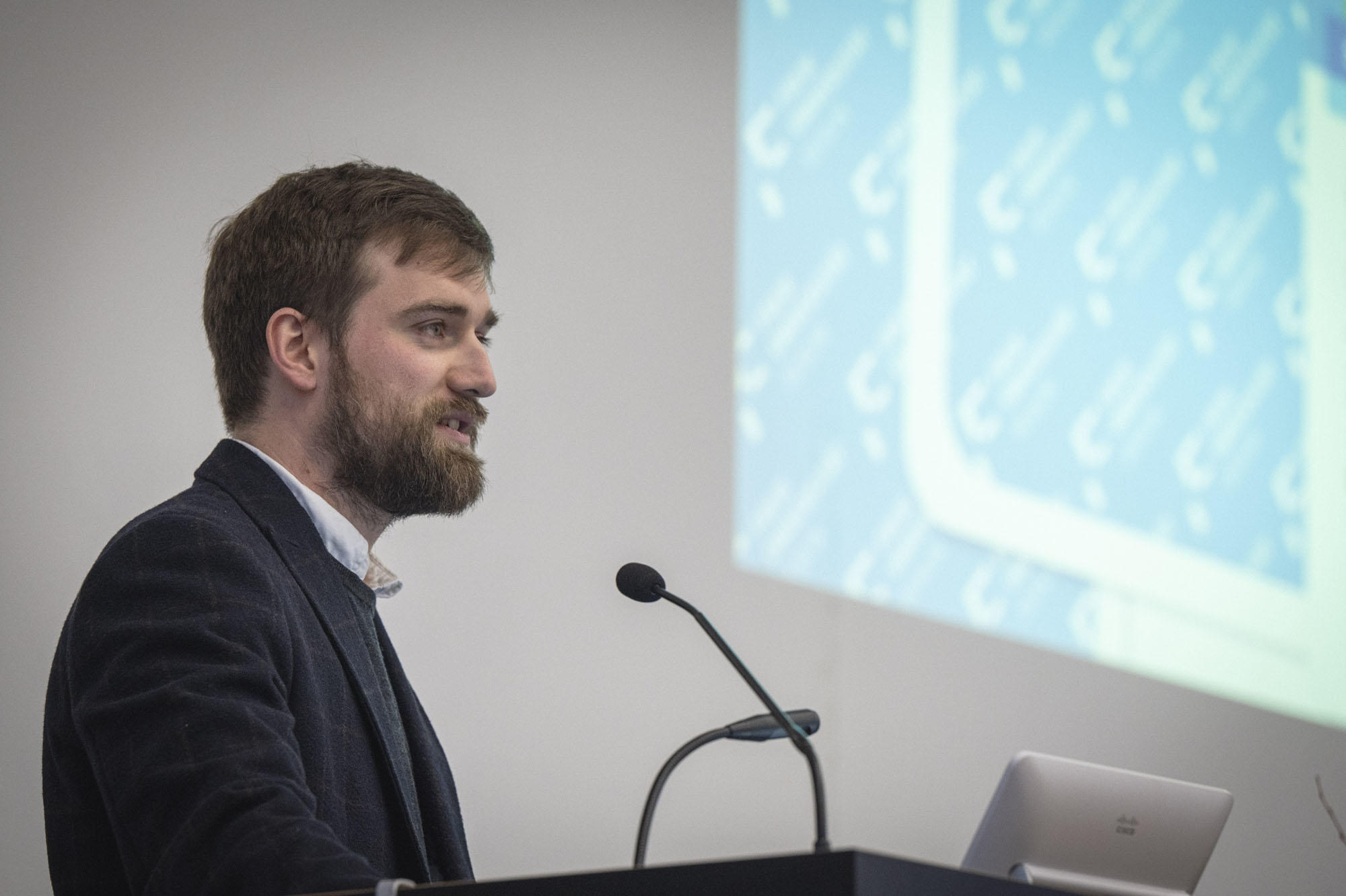 Emil Kind präsentierte sein Dissertationsthema auf dem Ernst-Reuter-Tag.