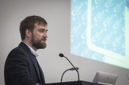 Emil Kind präsentierte sein Dissertationsthema auf dem Ernst-Reuter-Tag.