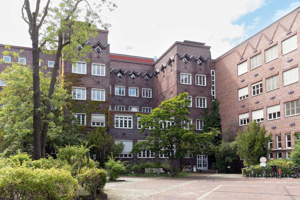 Institut für Pharmazie, Haus II, Kelchstr. 31