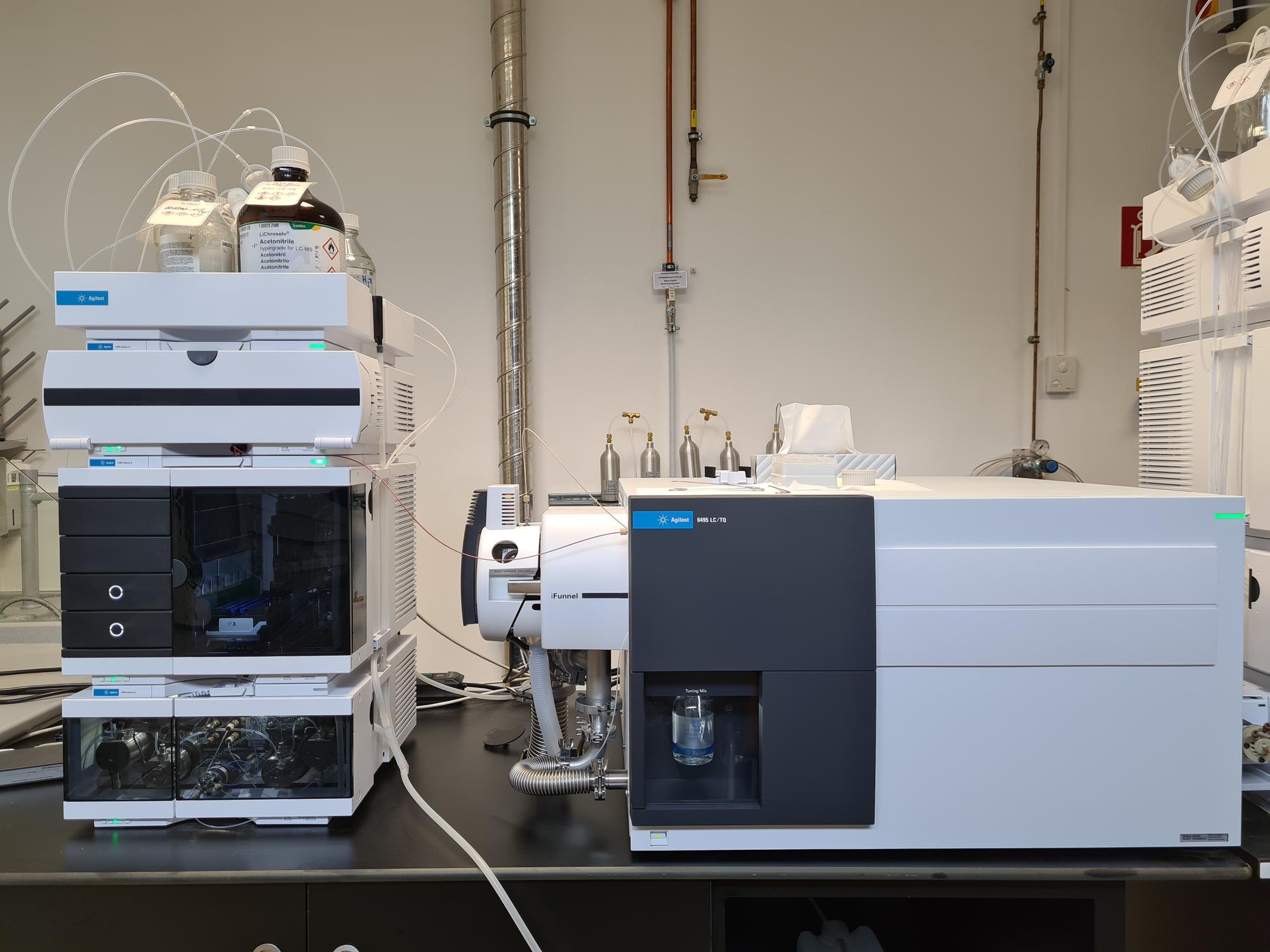 1290 Infinity II HPLC gekoppelt mit 6495C Triple-Quadrupol-Massenspektrometer (Agilent Technologies)