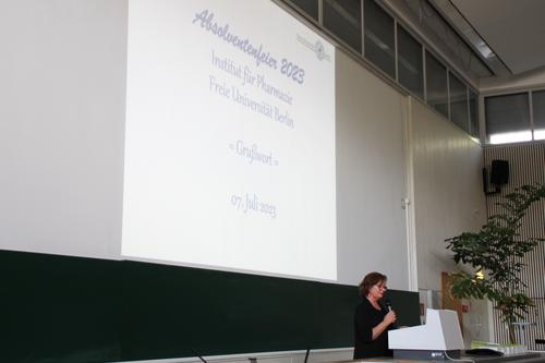 Prof. Dr. Petra Knaus 