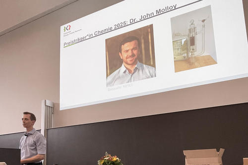 Preis für gute Lehre der Chemie für Dr. John Molloy